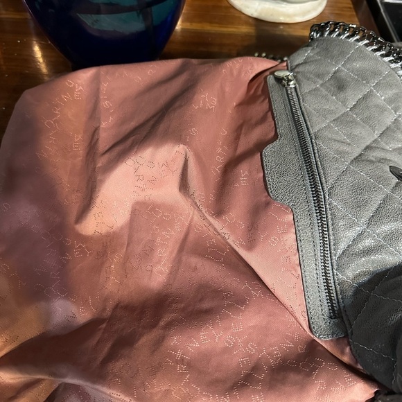 Stella McCartney large grey quilted Falabella bag. Chain detail. Authenticated - Picture 7 of 13